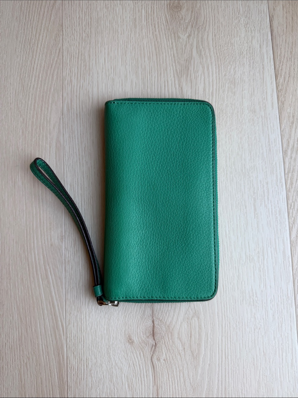 Coach Green Embossed Leather Wristlet Wallet - Picture 2 of 3
